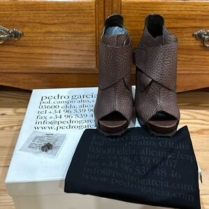 Pedro Garcia peep toe heels